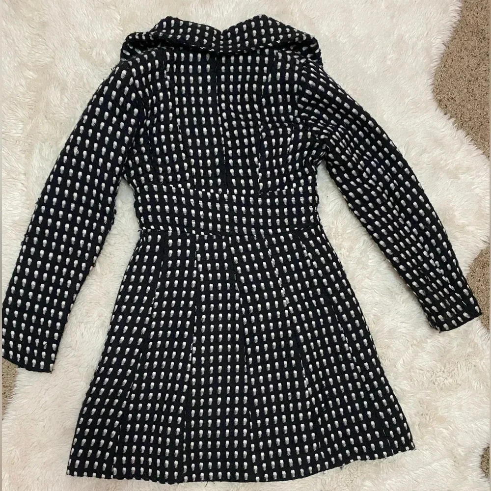 Candies fit and flare with buttons and belt black and white  coat size small - Picture 10 of 13